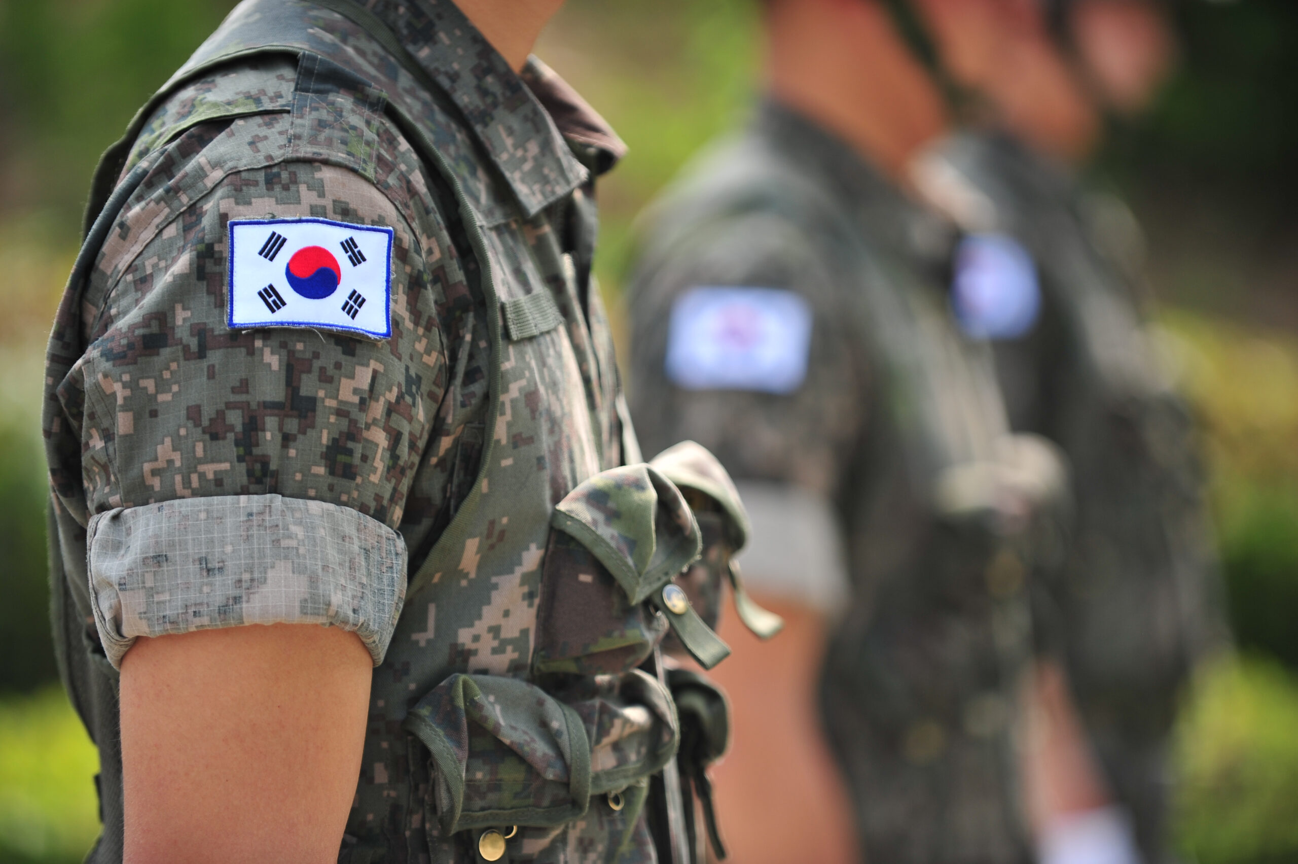 군인의 직무 및 품위 위반에 대해 군 조직 내부에서 부과하는 행정·인사상의 군징계